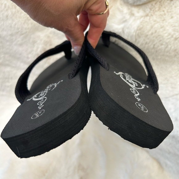 Sole Mates black flip flop Sandals with Classic Thong Design Sz-7.5.  K - Picture 3 of 8